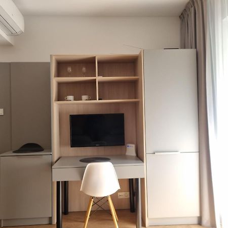 Aparthotel In Warsaw Very Close To The City Center, Free Underground Parking, Wifi, Air Conditioning, Balcony Екстер'єр фото